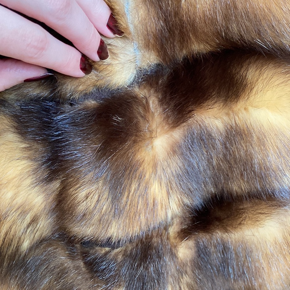 Vintage Golden Fitch Fur for Restyle or Repurpose - Picture 7 of 11